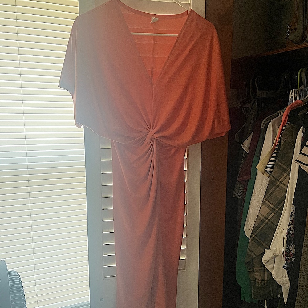 Short sleeve V neck twist front dress